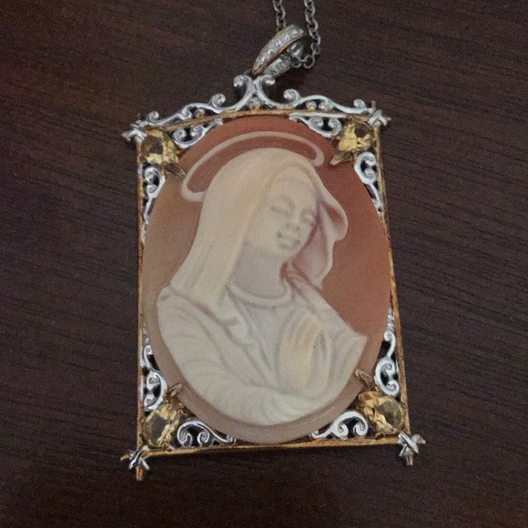 Necklace - Picture 2 of 3